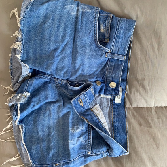 Distressed Jean Shorts - Picture 4 of 7